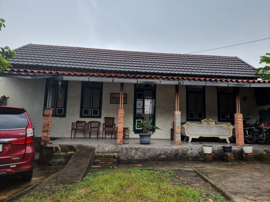 RUMAH LUAS 3 LANTAI DR. SEMERU BOGOR 