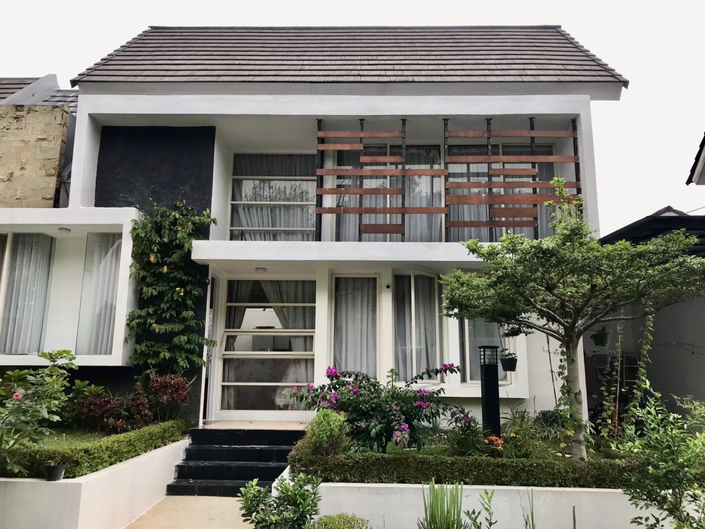 RUMAH LUAS THE SUMMIT RANCAMAYA GOLF ESTATE 