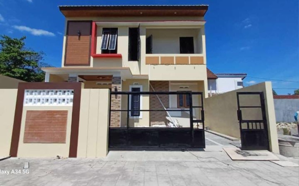 DIJUAL RUMAH 2 LANTAI CANTIK, DEKAT PUSKESMAS 