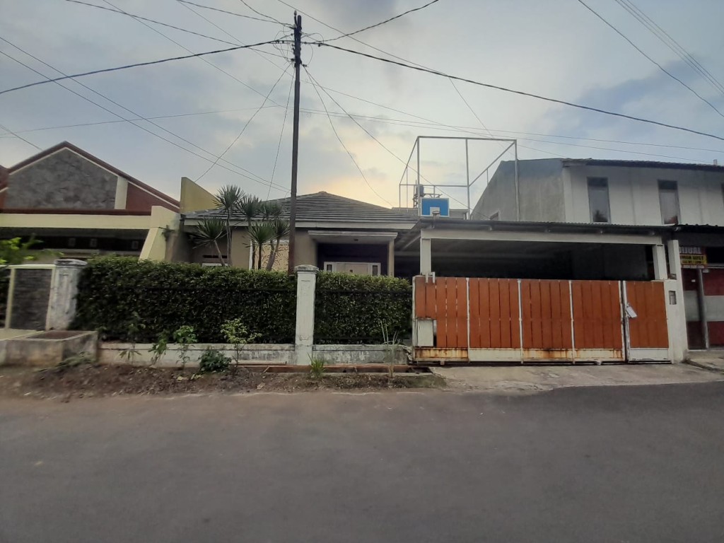 DIJUAL RUMAH DAERAH KIARACONDONG 4M NEGO 