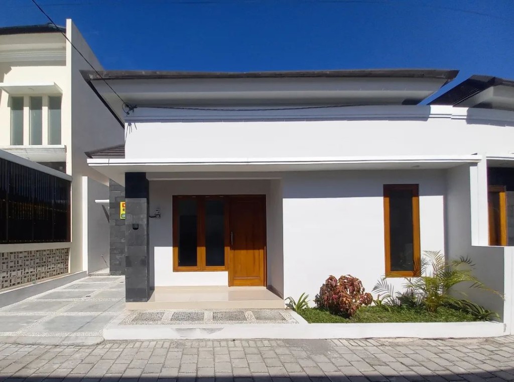 DIJUAL RUMAH MEWAH DESAIN MODERN DI NGEMPLAK 