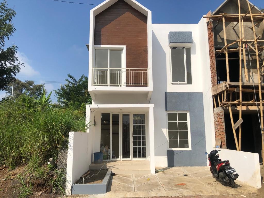 DIJUAL RUMAH MODERN 2 LANTAI DEKAT DENGAN WISATA 