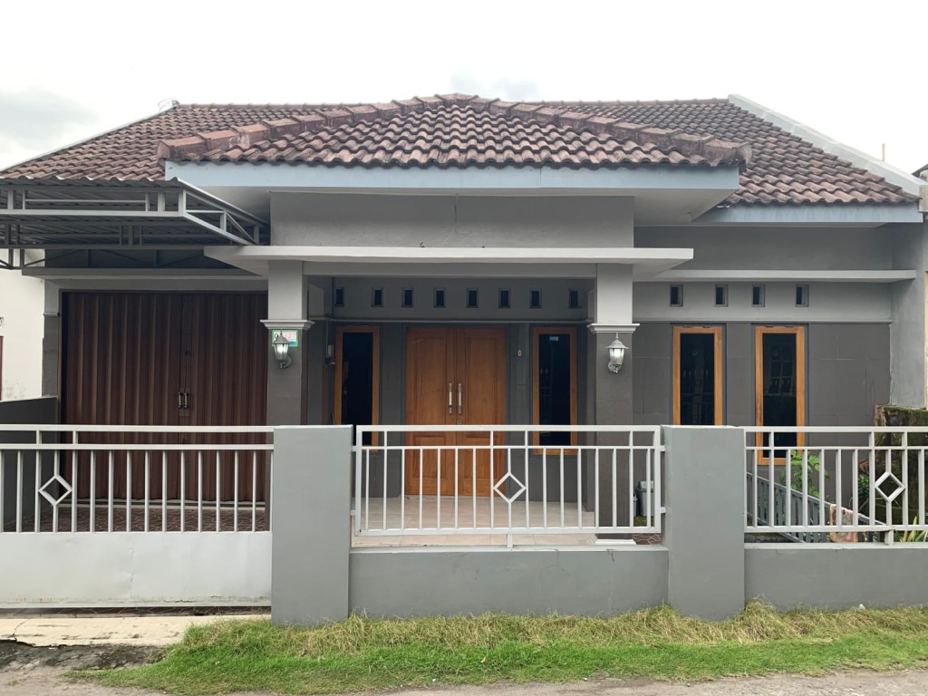 DIJUAL RUMAH SECOND SIAP HUNI DEKAT DENGAN CANDI 