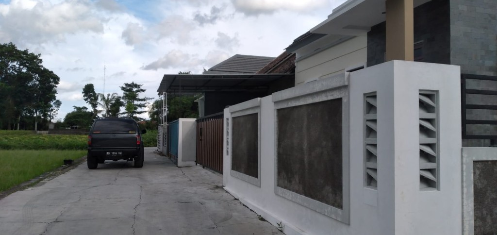 DIJUAL RUMAH SIAP HUNI BANGUNAN MINIMALIS MODERN 