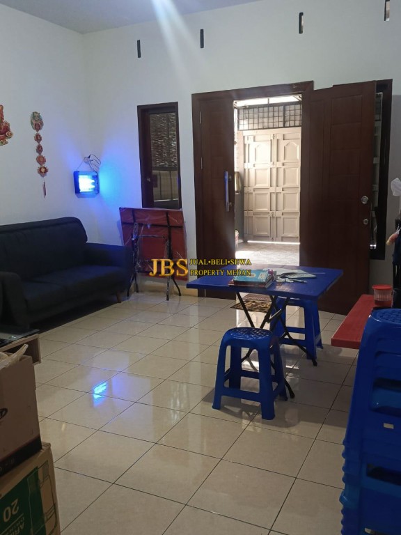 Dijual Ruko 2,5 Tingkat di Jalan AMD Benteng 