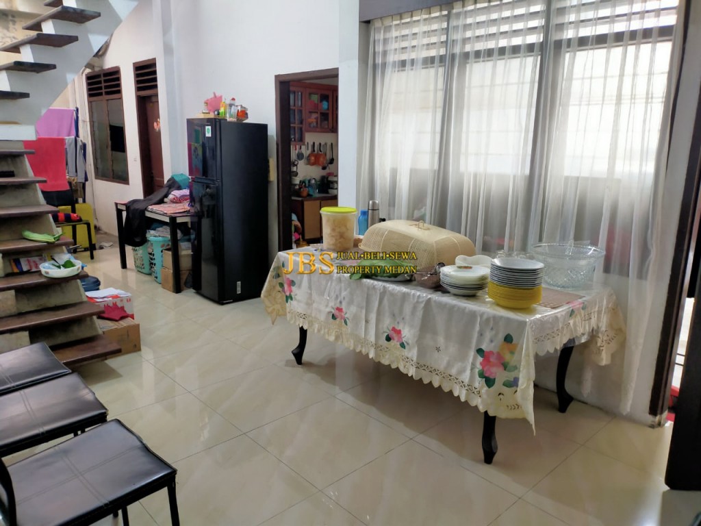 Dijual Rumah 1,5 Tingkat di Jalan Mongonsidi II - 