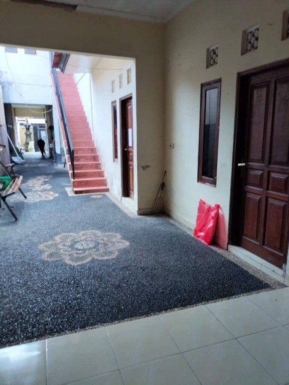 Dijual Rumah Eks Kantor 2 Lantai 2 Kamar Jalan 