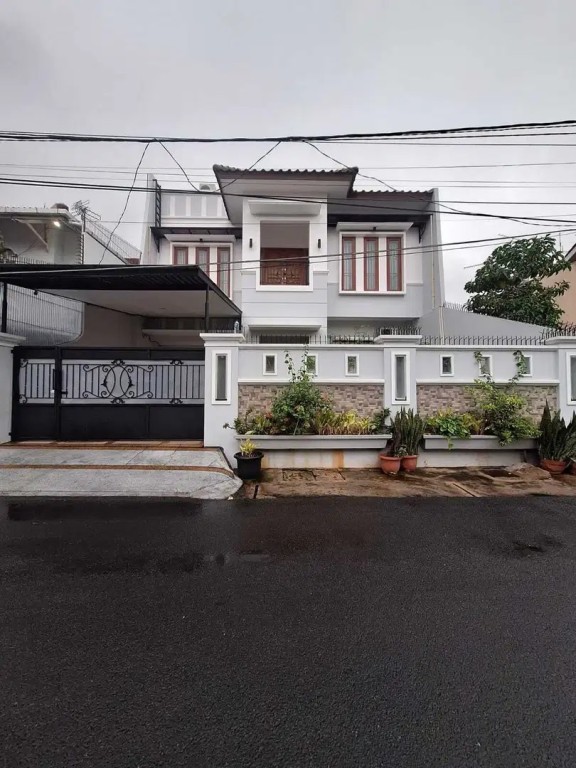 Dijual Rumah Mewah di Bulak Tengah Kota Jakarta 