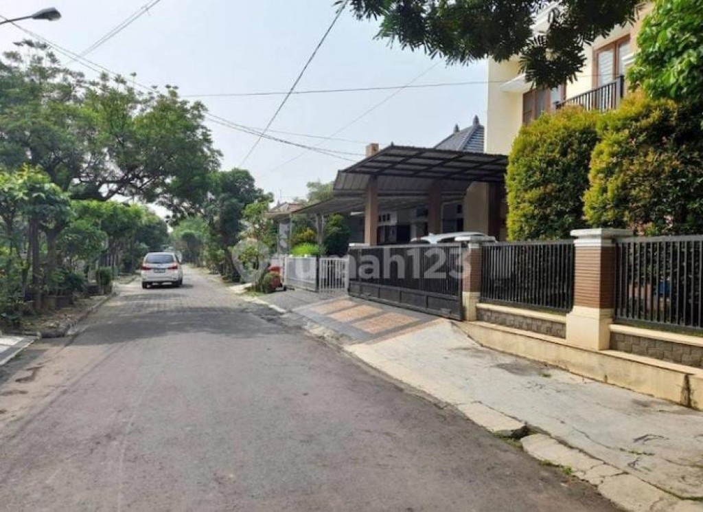 Dijual Rumah SHM Siap Huni di Kemang Pratama 1, 