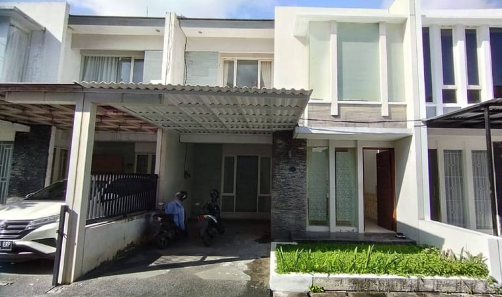 Dijual Rumah Semi Furnished 7×15 2+1 Kamar Teuku 