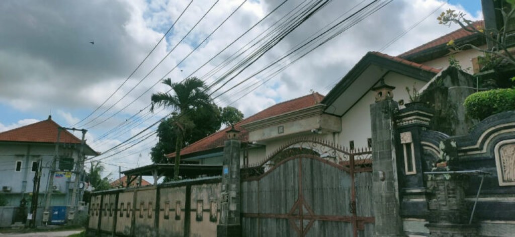 Dijual Rumah Siap Huni 5+1 Kamar Jalan Cargo 