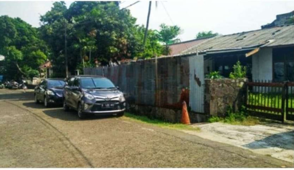 Dijual Rumah Tua di Jl. S. Parman, Jakbar 