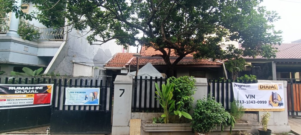 Dijual Rumah dengan Lokasi Strategis daerah 