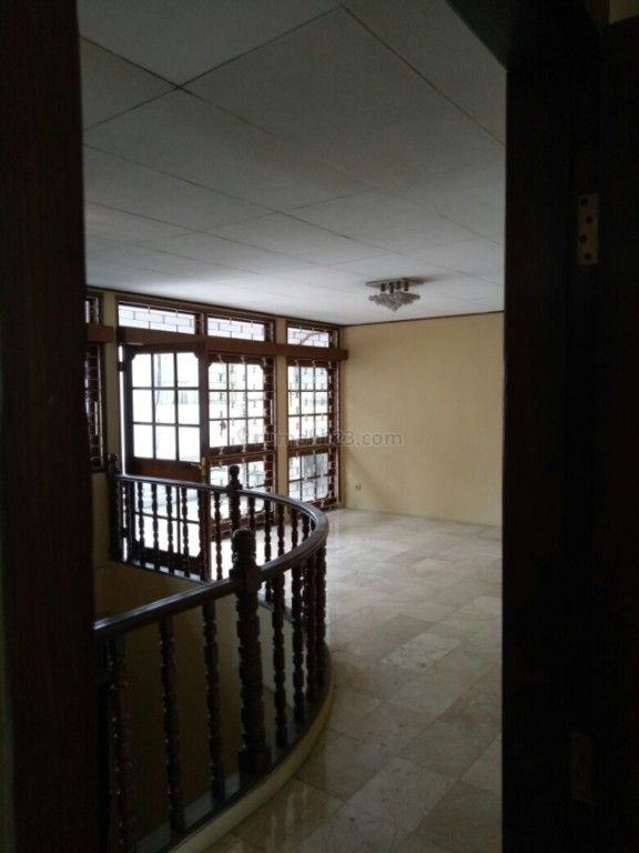 Dijual Rumah di Alam Permai, Pondok Indah, 