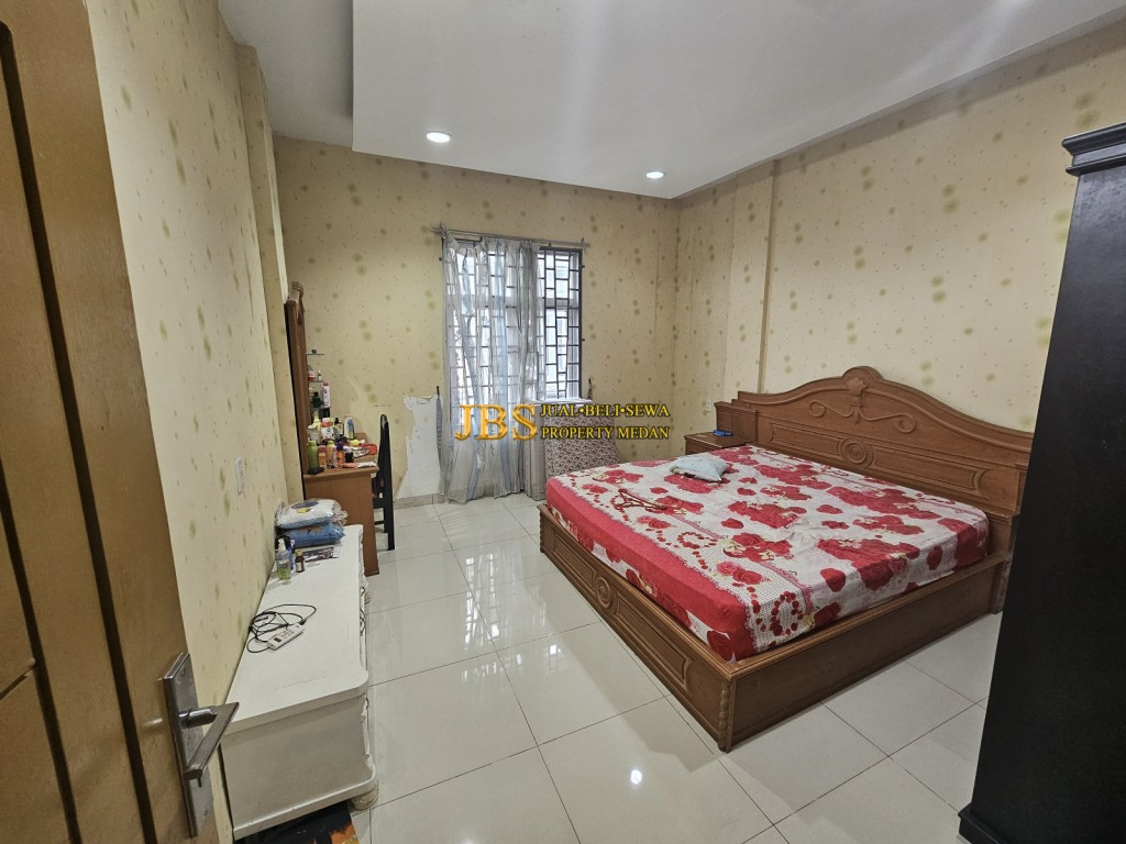 Dijual Townhouse di Komplek Karya Townhouse - 