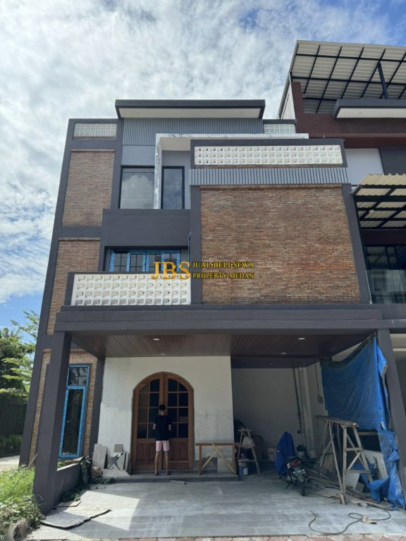 Dijual Villa Full Furnished di Komplek Givency 