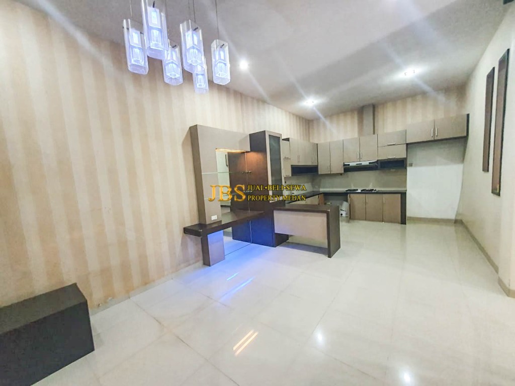 Dijual Villa Lux  Komplek Cemara Asri Jalan 