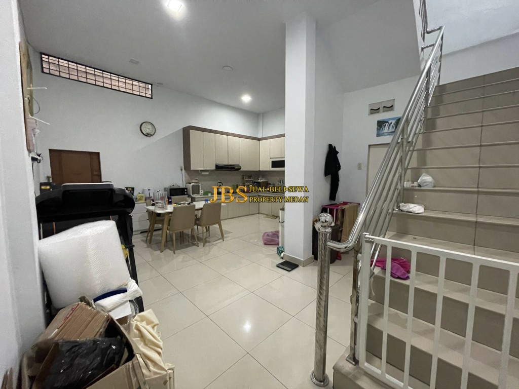 Dijual Villa di Komplek Callista Jalan Marelan - 