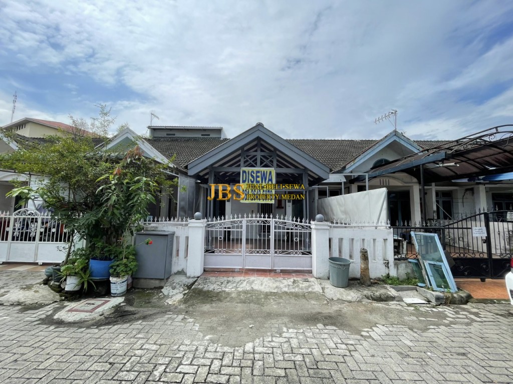 Dijual/Disewakan Villa 1,5 Tingkat di Komplek 