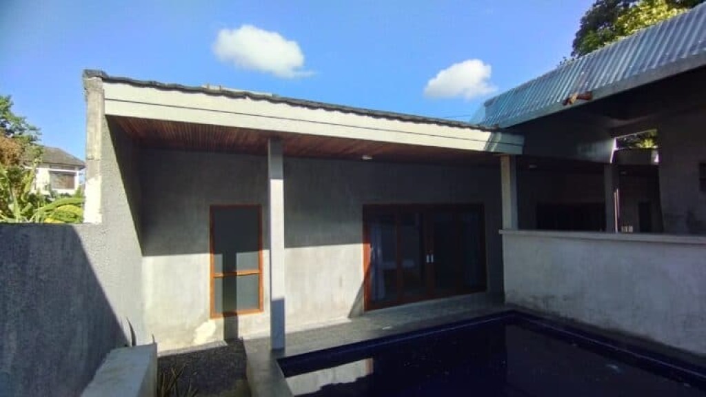 Dikontrakkan Tahunan Villa 150m2 1 Lantai 2 Kamar 