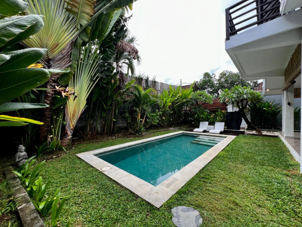 Disewakan Villa 3 bedroom jl Bidadari Seminyak 