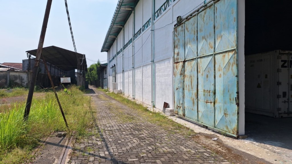 Gudang luas potensial cocok untuk usaha di area 