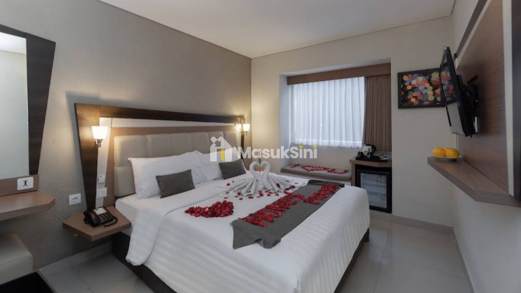 Hotel Aktif 6 Lantai Bintang 3 Legian Kuta Bali 