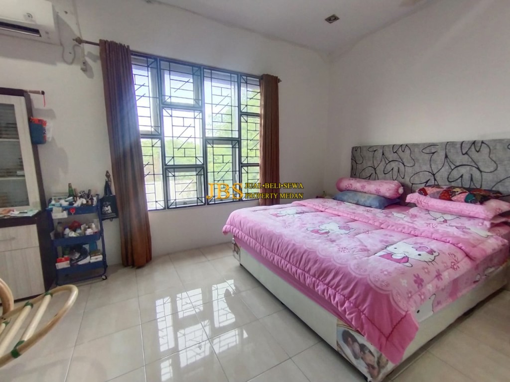 JUAL MURAH!! Villa 2 Tingkat di Komplek Mutiara 