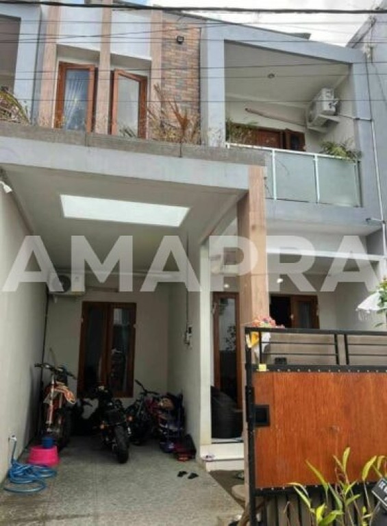 Jual Cepat Rumah Cantik 2 Lantai 3 Kamar Pemogan 