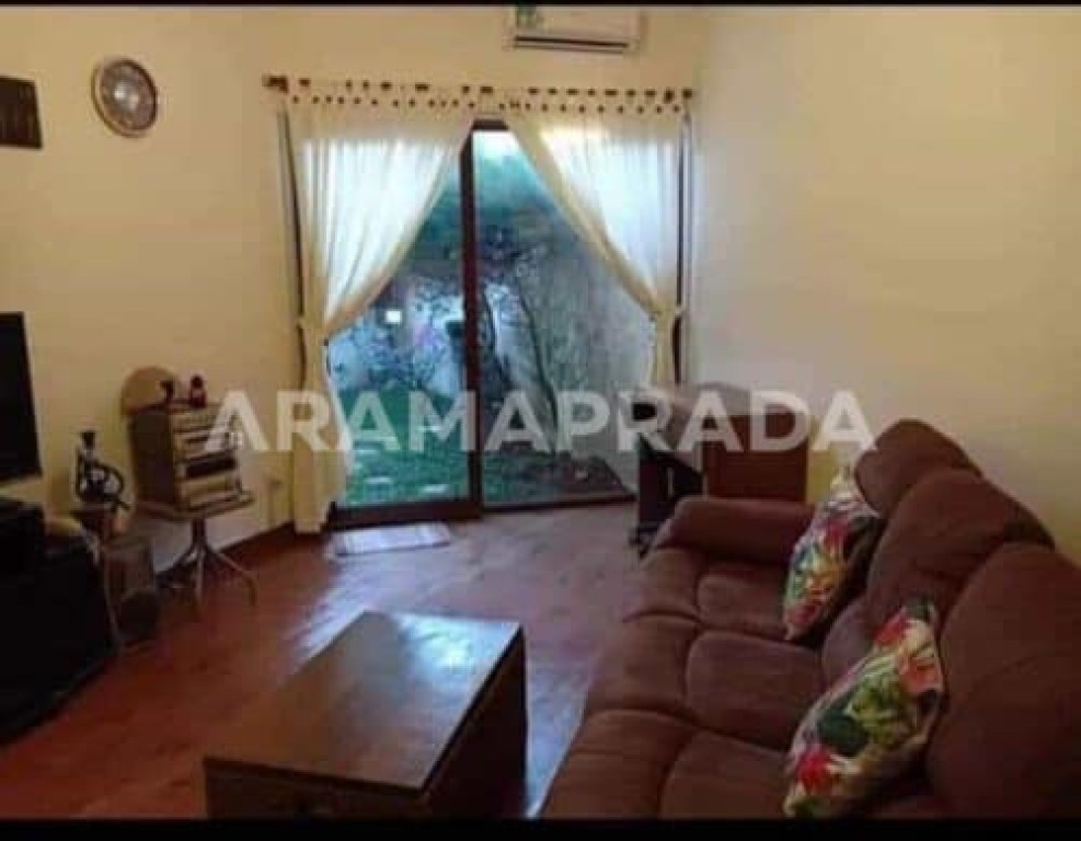 Jual Cepat Rumah Cantik Mirip Villa Hadap Selatan 