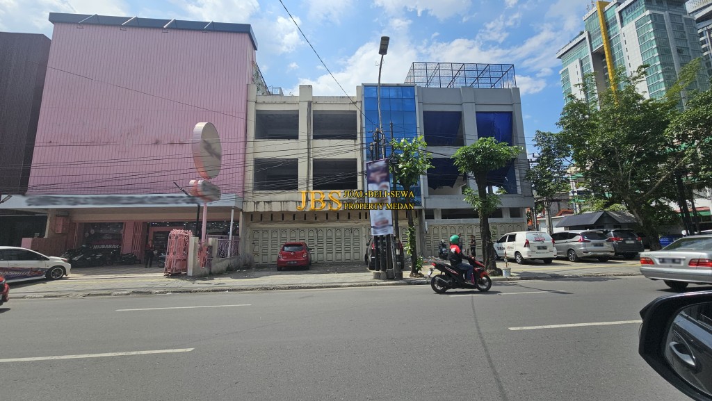 Jual Ruko 2 Gandeng di Jalan Gajah Mada (Simpang 