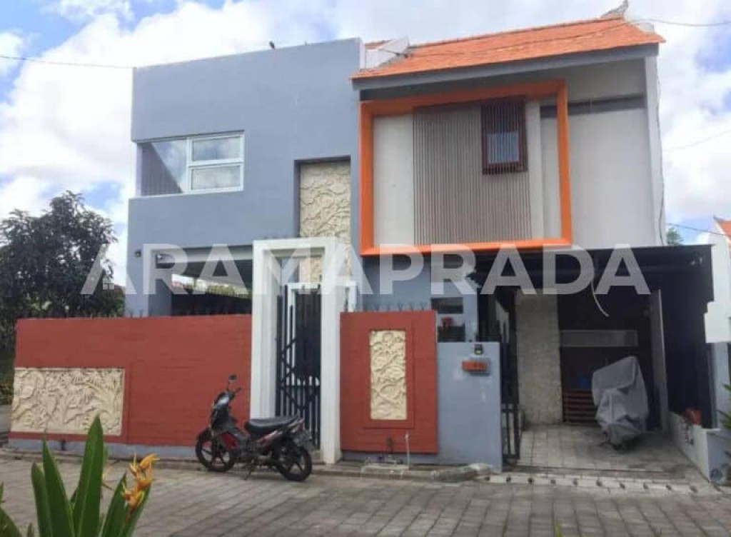 Jual Rumah Harga Nego 2 Lantai 3 Kamar Pool 