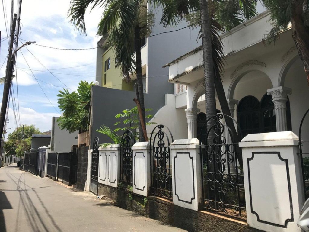 Jual Rumah Lama Bagus di Jalan Haji Noor Jakarta 