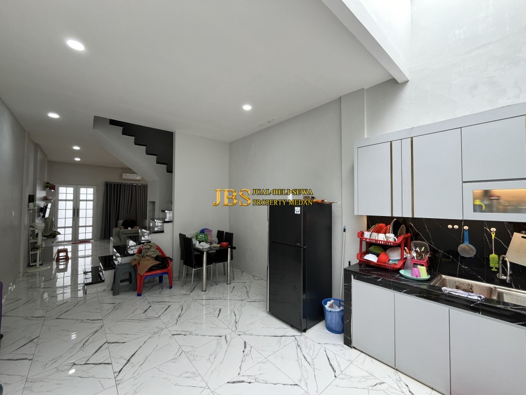 Jual Rumah Lux Fully Furnished di Komplek W 