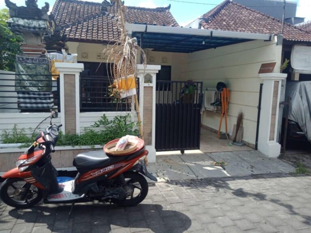 Jual Rumah Murah Hadap Barat 1 Lantai 3 Kamar 