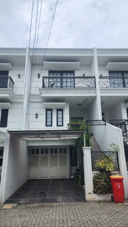 Jual Rumah Sangat Bagus di Jalan Kesehatan 