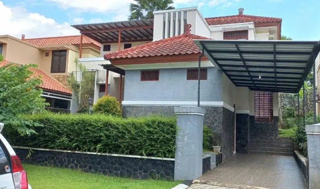 Jual Rumah di Perumahan Rancamaya Istana Bunga 