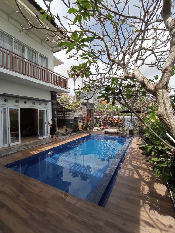 Jual Villa Hadap Selatan 2 Lantai 3+1 Kamar Canggu 