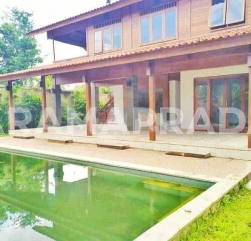 Jual Villa Kayu Hadap Selatan Private Pool 3 