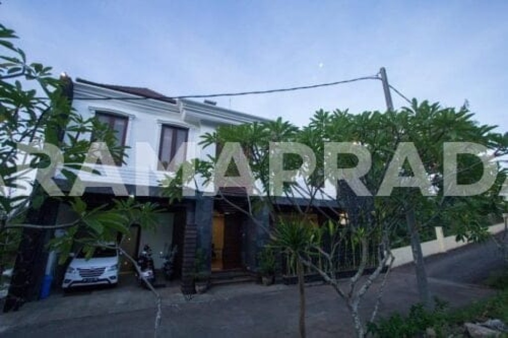 Jual Villa Mewah 3 Lantai 6 Kamar Ungasan Spa 