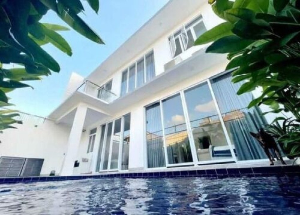 Jual Villa Modern Luxury 2 Lantai Canggu 