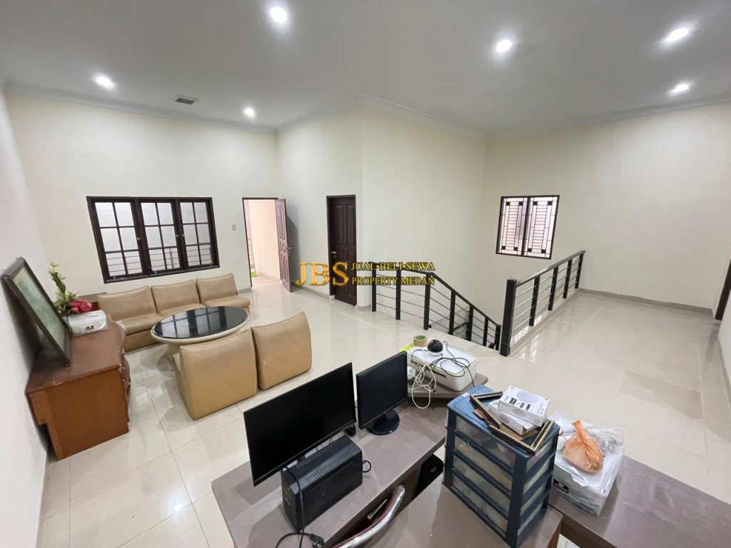 Jual Villa di Komplek Cemara Asri Jalan Rajawali 