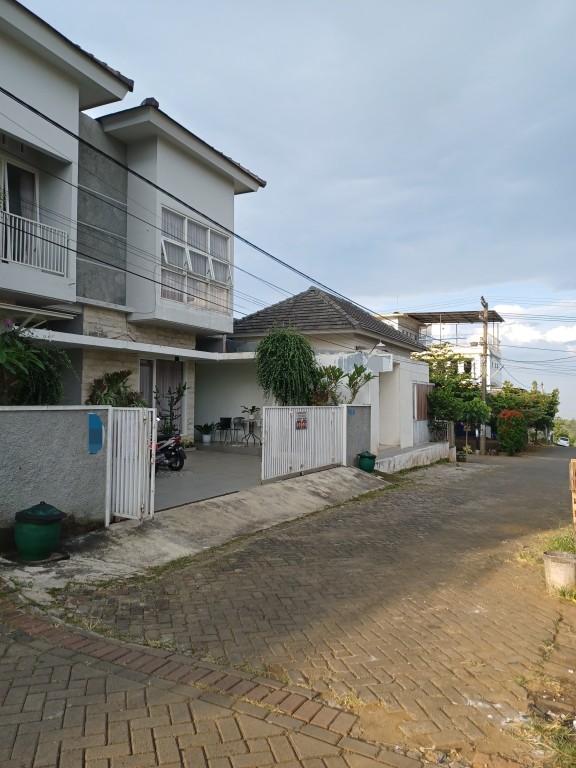 Jual rumah butuh uang di graha dewata Kota Malang 