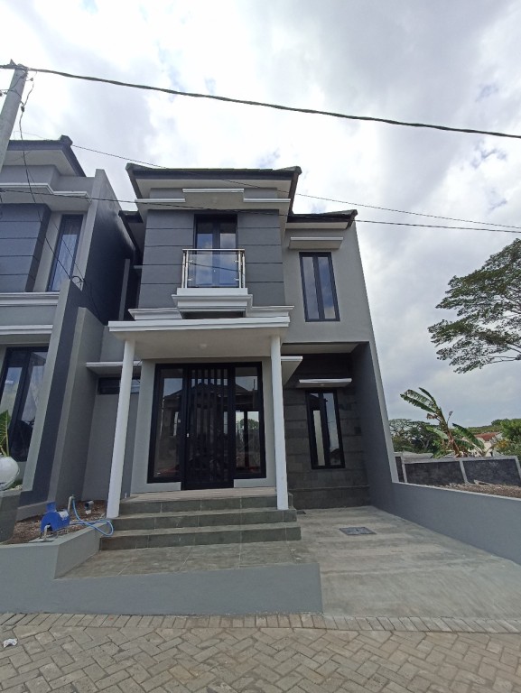 Kayana regency humain villa ekslusif di Junrejo 