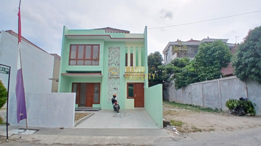 MILIKI RUMAH CANTIK SIAP HUNI 2 LANTAI DEKAT 