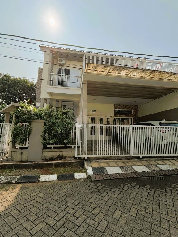 RUMAH 2LT HOOK SIAP HUNI VILLA BINTARO REGENCY 