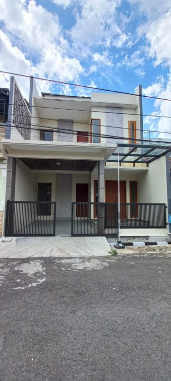 RUMAH CANTIK MINIMALIS LOKASI SULFAT MALANG 