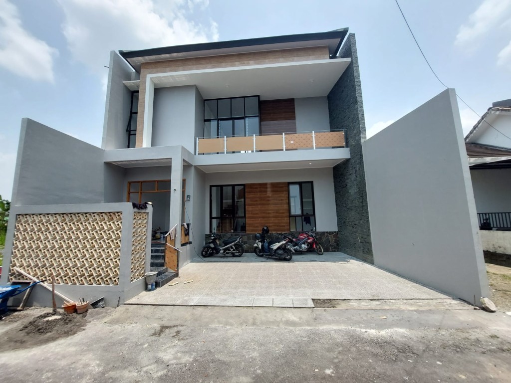 RUMAH CANTIK TERBARU SIAP HUNI MODERN DI JAKAL KM 