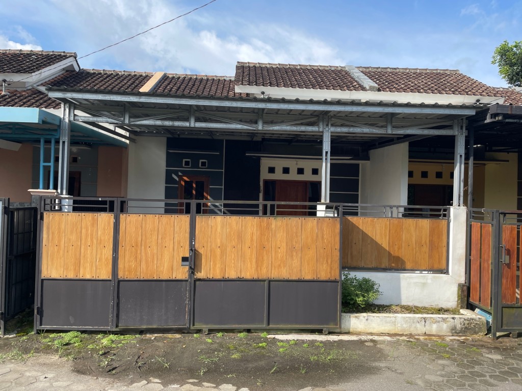 RUMAH DI PRAMBANAN 8 MENIT DARI JALAN RAYA JOGJA 