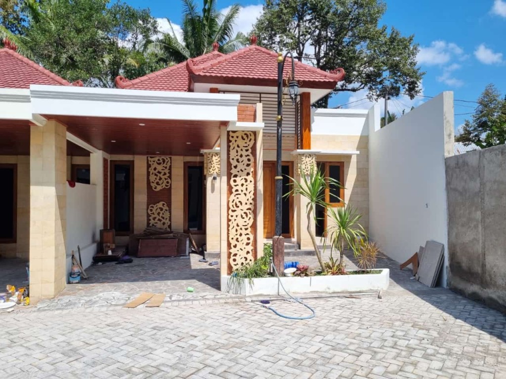 RUMAH ETNIK BALI MEWAH HARGA MURAH DI MERTOYUDAN 